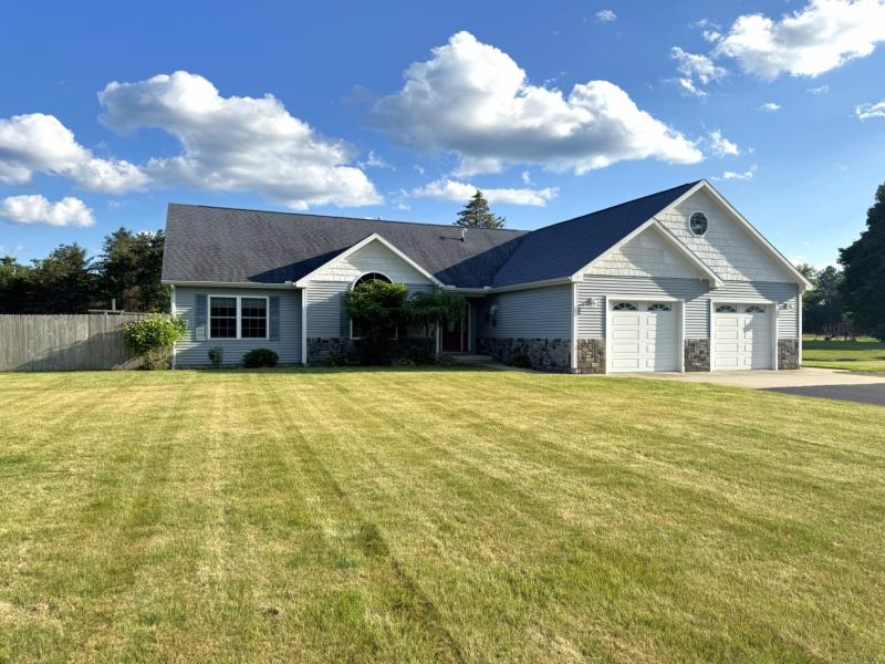 Rental 201536 Main Image