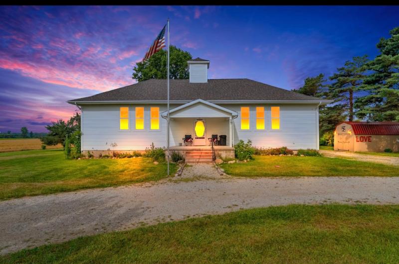 Rental 201824 Main Image
